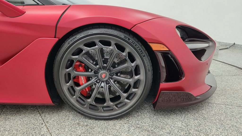 Used 2018 McLaren 720S Performance RWD image 27