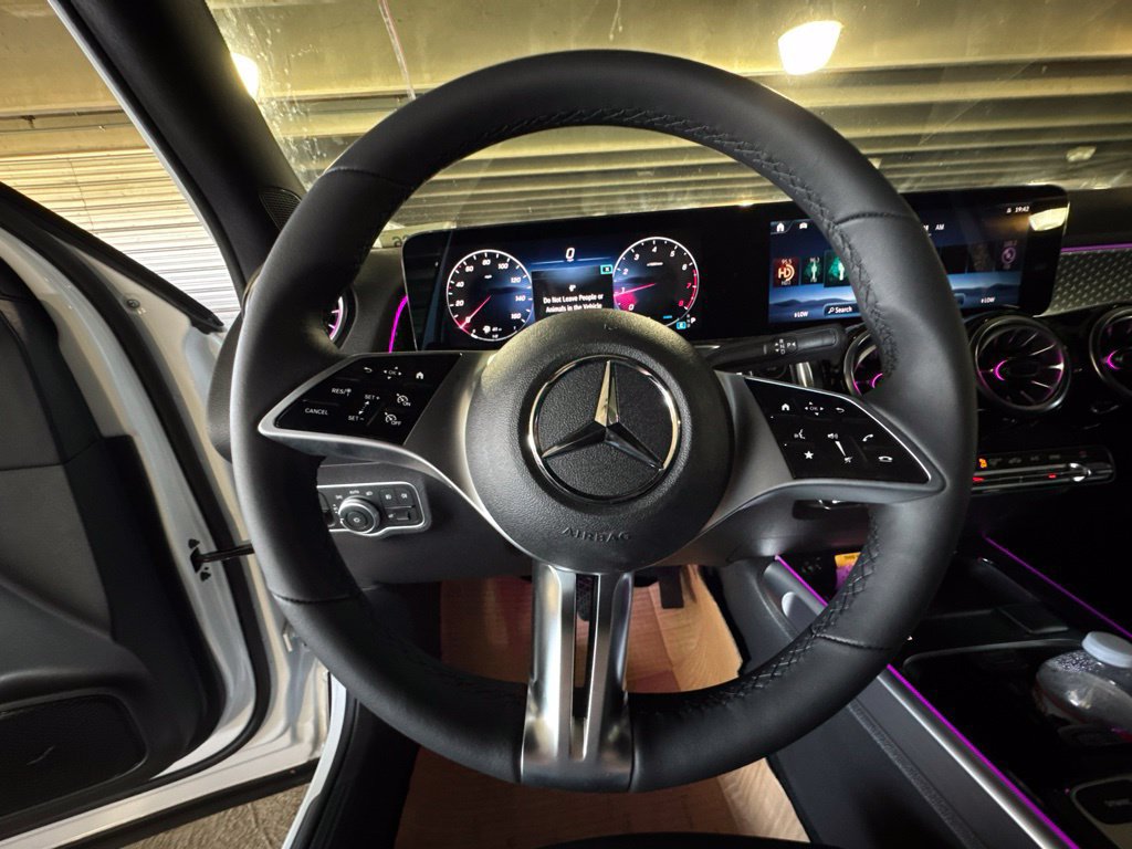 New 2026 Mercedes-Benz GLB 250 image 24