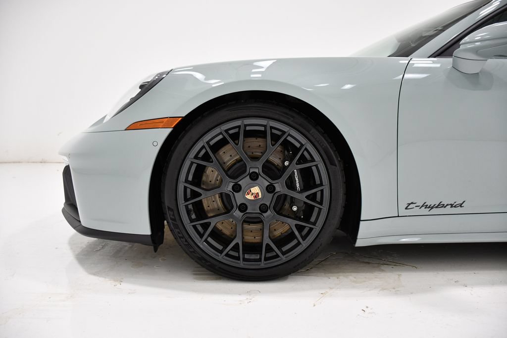 Used 2026 Porsche 911 Carrera 4 GTS AWD/4WD image 6
