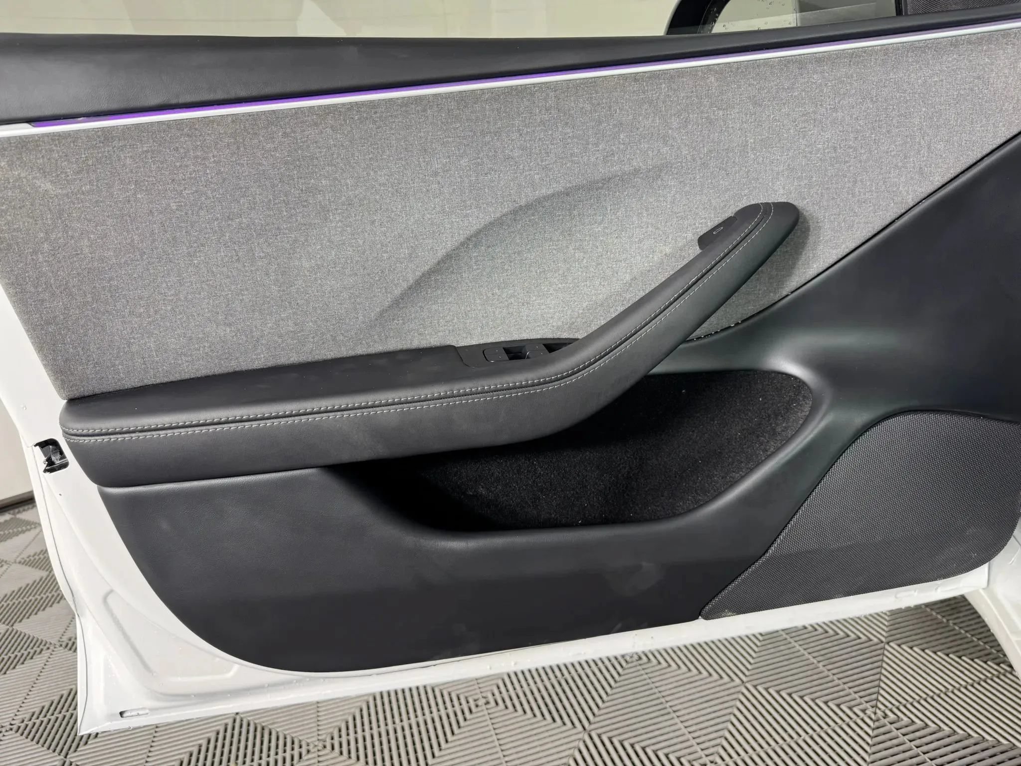 Used 2025 Tesla Model 3 Long Range RWD image 39
