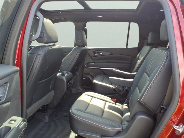 Used 2026 Chevrolet Traverse High Country w/ LPO, Floor Liner Package AWD/4WD image 10
