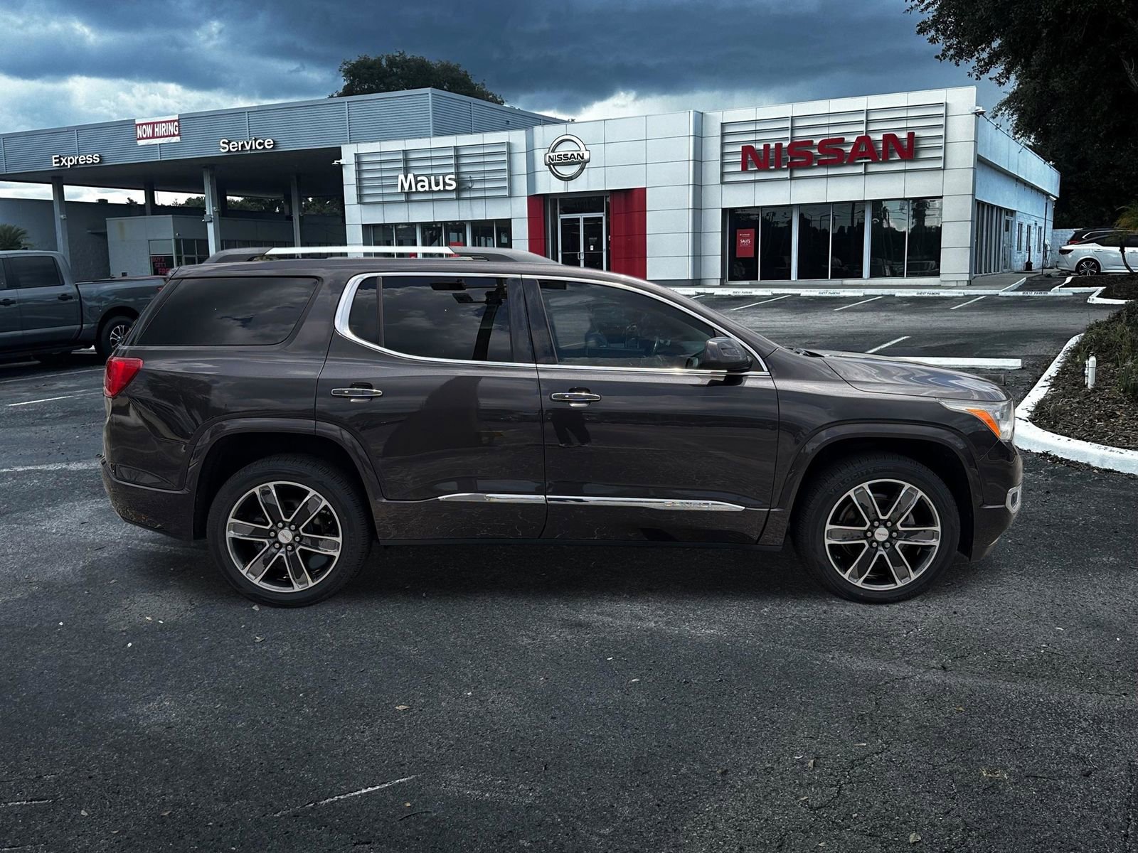 Used 2018 GMC Acadia Denali FWD image 3