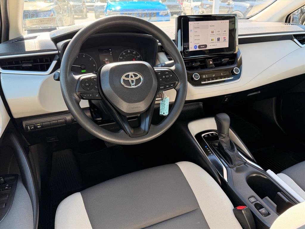 Used 2023 Toyota Corolla LE image 11