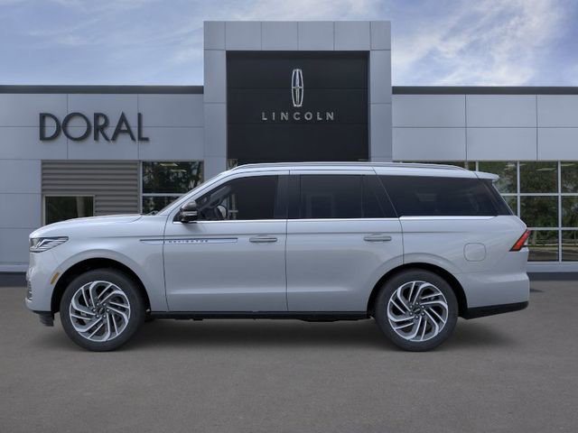 New 2026 Lincoln Navigator Reserve image 3