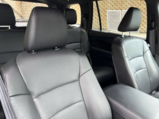 Certified 2025 Honda Passport EX-L image 29