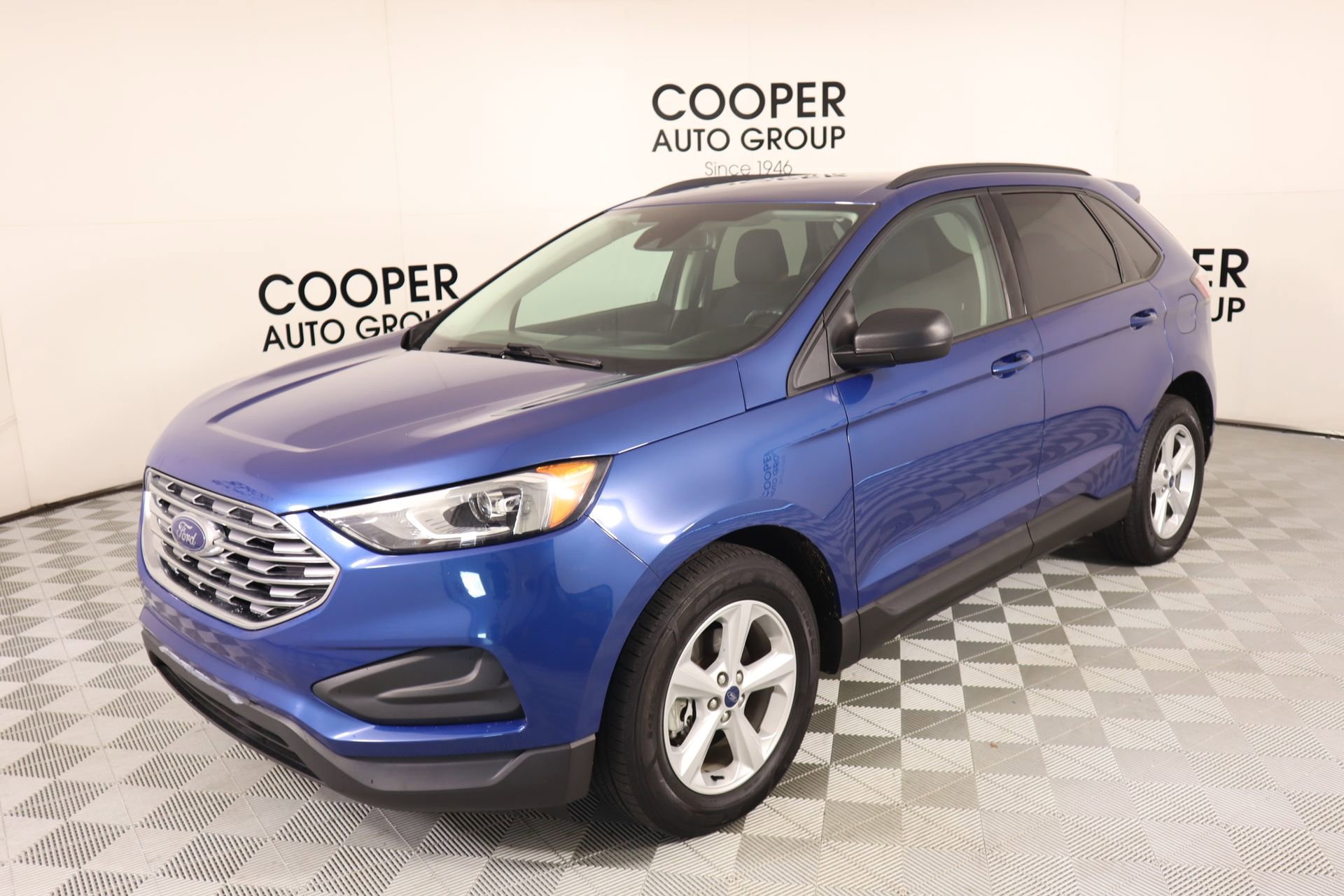 Used 2020 Ford Edge SE image 9