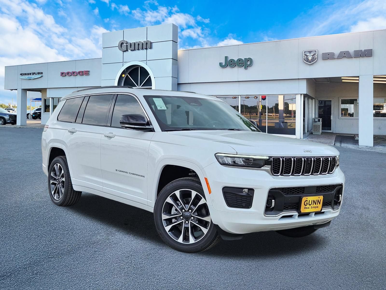 New 2025 Jeep Grand Cherokee L Overland w/ Advanced Protech Group III AWD/4WD image 1