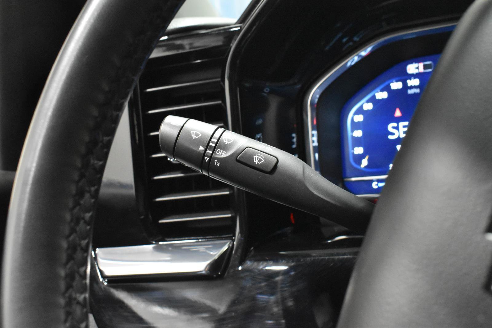 Used 2024 Chevrolet Silverado 1500 LT image 14