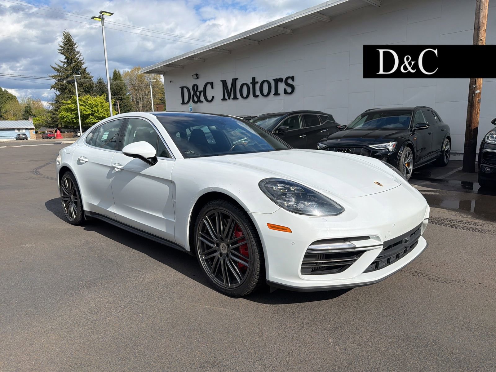 Used 2017 Porsche Panamera Turbo image 1