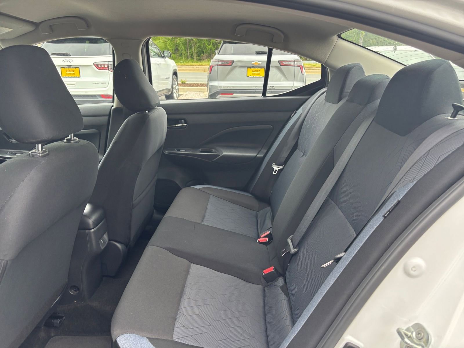Used 2025 Nissan Versa SV FWD image 21