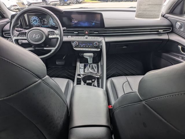 Used 2022 Hyundai Elantra Limited FWD image 16