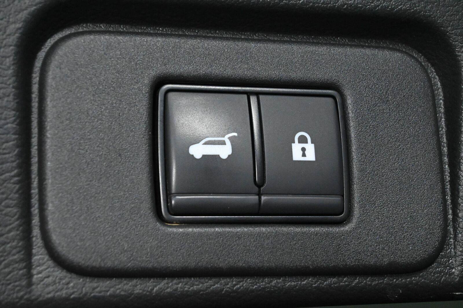Used 2022 Nissan Rogue Platinum w/ Head-Up Display Package FWD image 10
