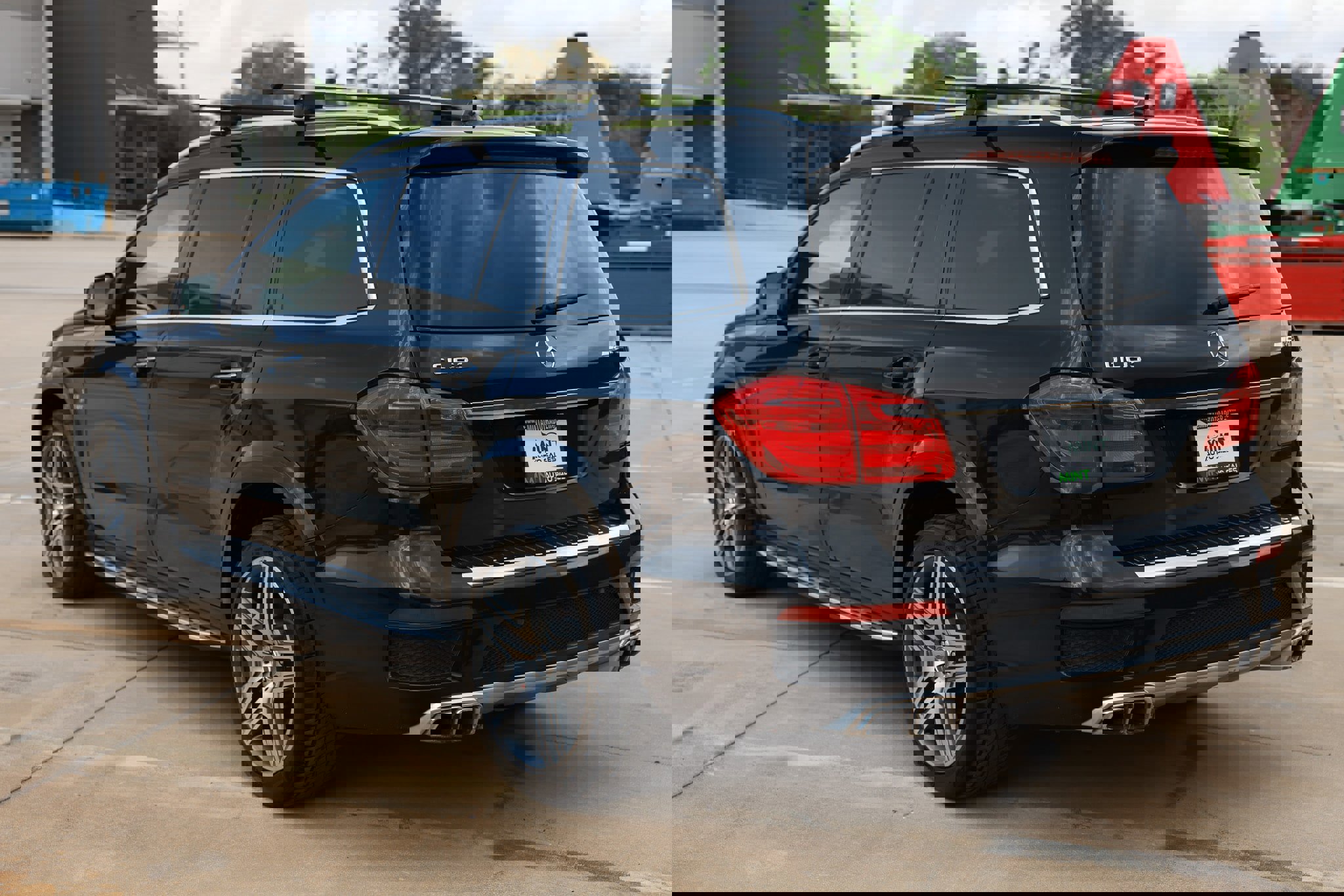 Used 2015 Mercedes-Benz GL 63 AMG 4MATIC image 11