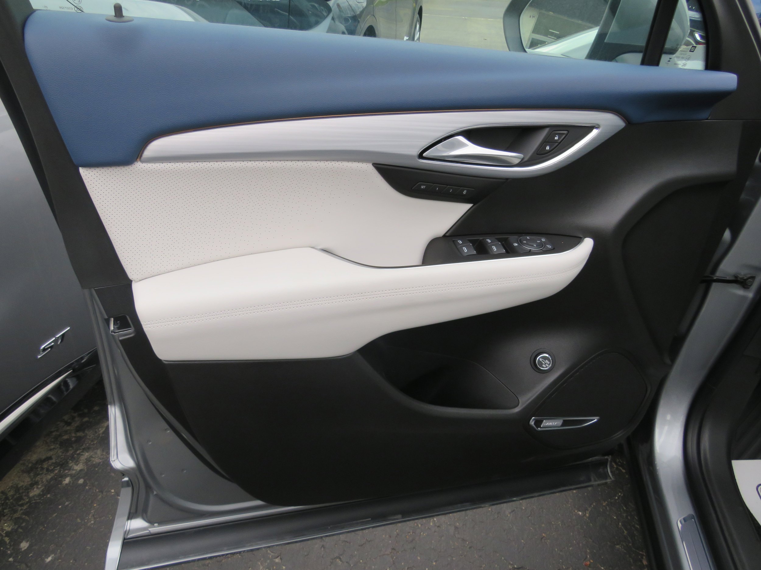New 2026 Buick Envision Avenir image 16