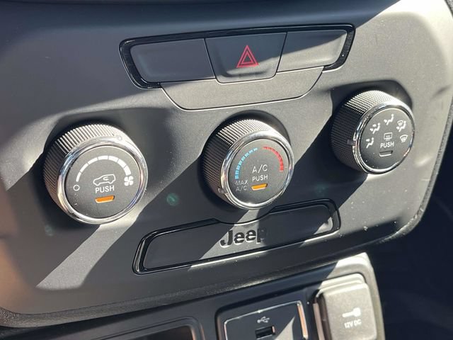 Used 2020 Jeep Renegade Sport FWD image 29