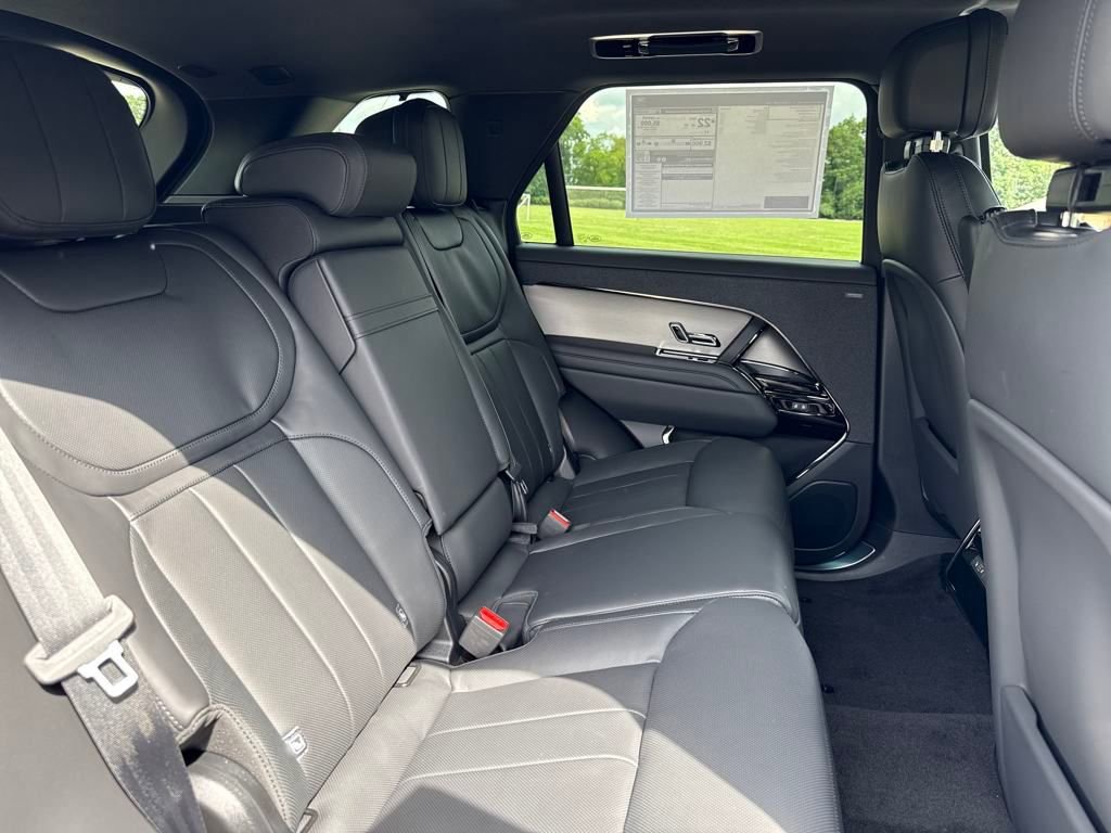 New 2025 Land Rover Range Rover Sport SE image 18
