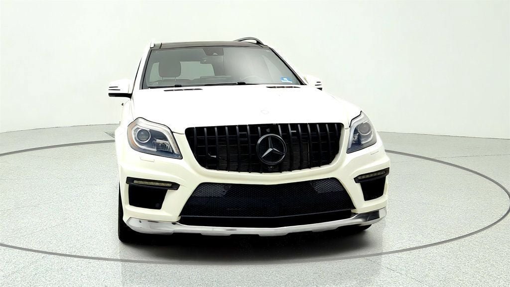 Used 2014 Mercedes-Benz GL 550 4MATIC image 2