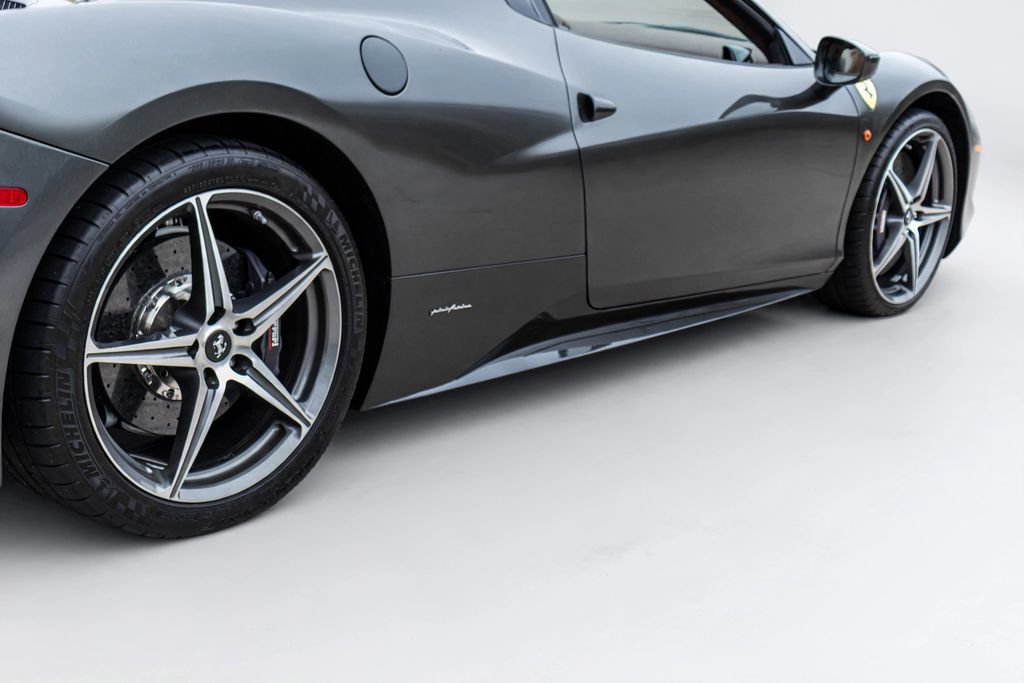 Used 2013 Ferrari 458 Spider RWD image 20