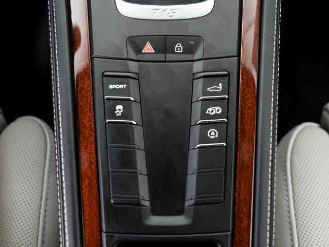 Certified 2025 Porsche 718 Cayman RWD image 20