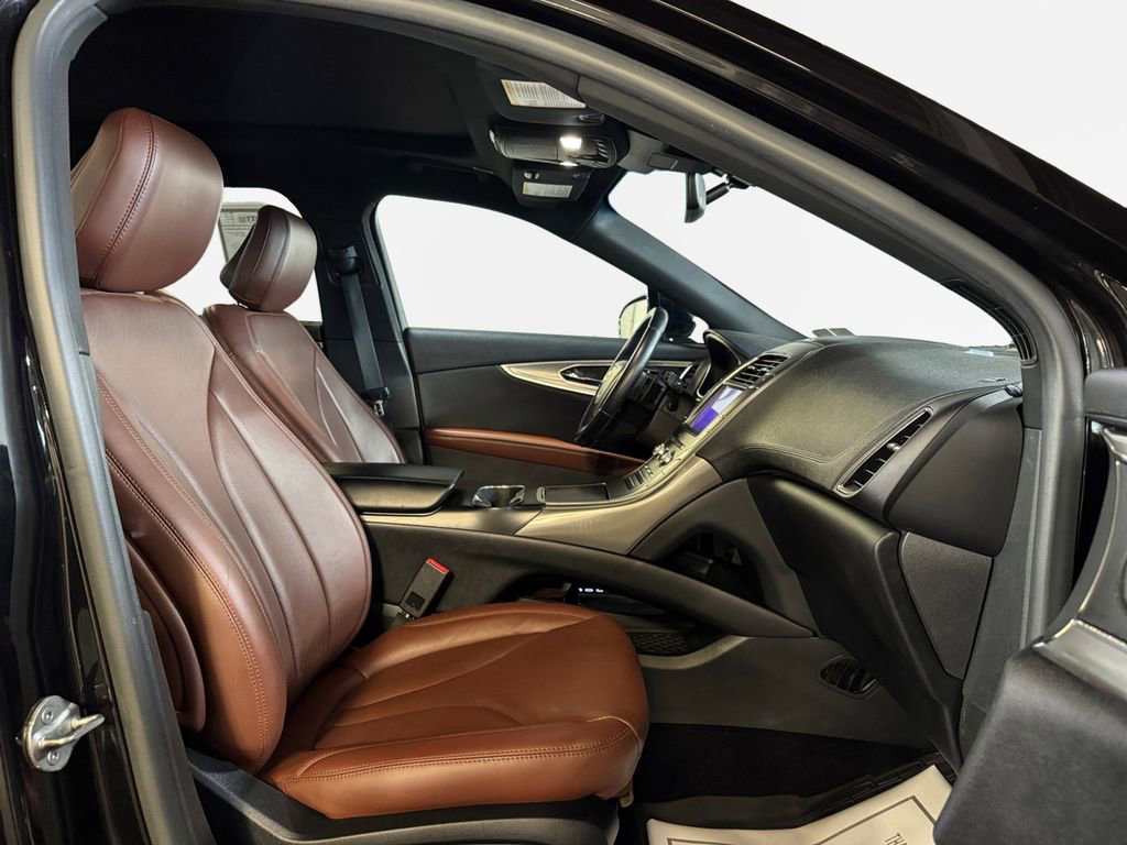 Used 2020 Lincoln Nautilus Reserve AWD/4WD image 26