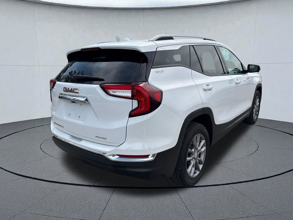Used 2024 GMC Terrain SLT AWD/4WD image 2