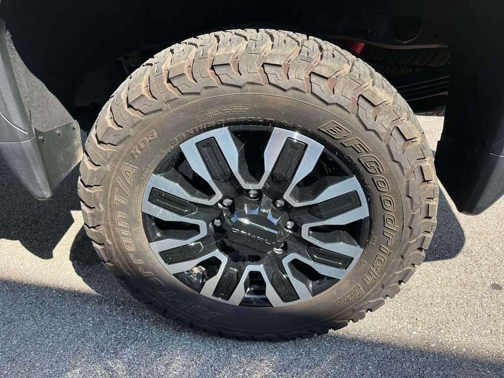 Used 2025 GMC Sierra 2500 Denali Ultimate AWD/4WD image 12