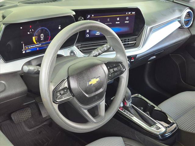 Used 2024 Chevrolet Trax LT FWD image 9