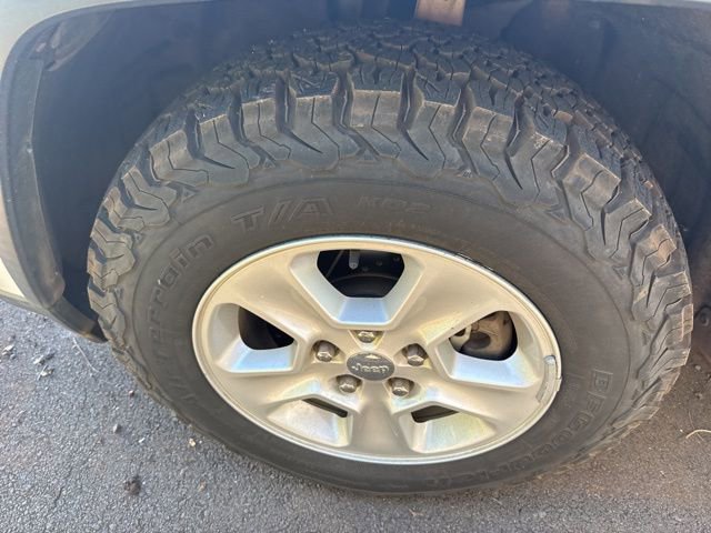 Used 2017 Jeep Grand Cherokee Laredo w/ Quick Order Package 23E image 18