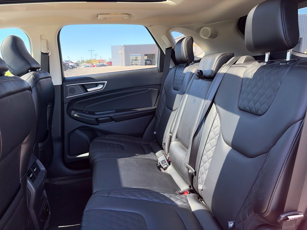 Certified 2024 Ford Edge Titanium w/ Equipment Group 301A AWD/4WD image 9