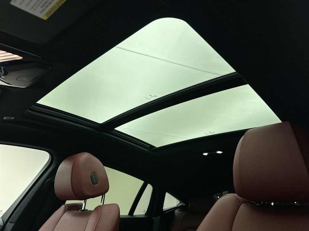 Used 2022 BMW X6 xDrive40i w/ M Sport Package image 23