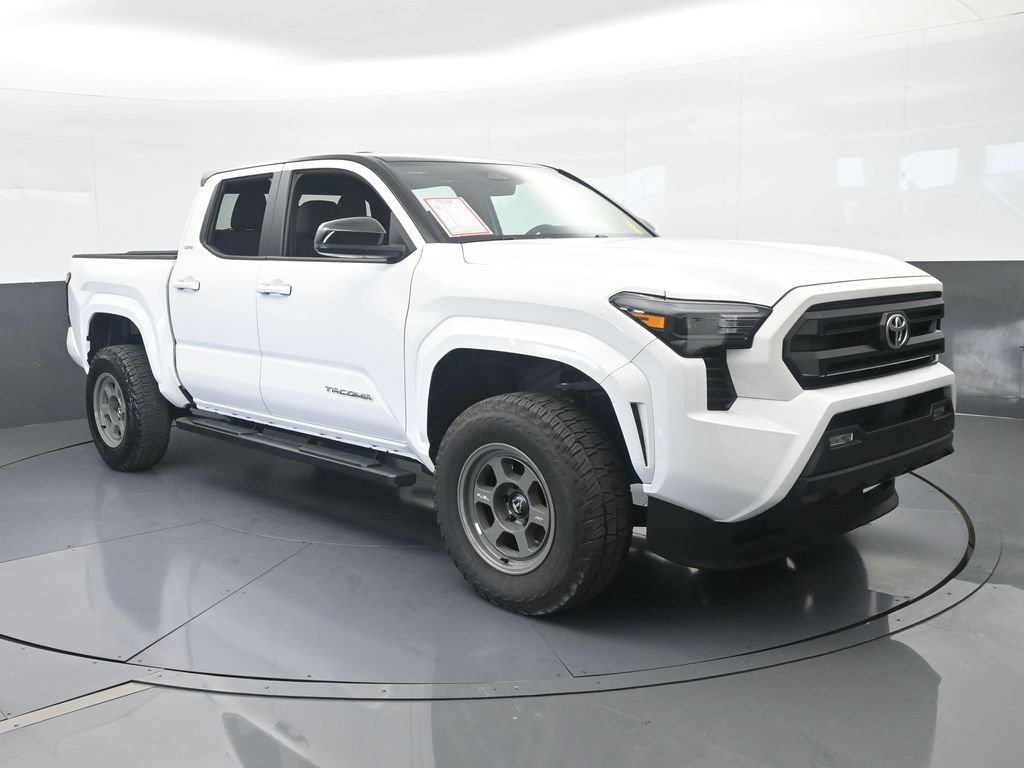 Used 2025 Toyota Tacoma SR5 AWD/4WD image 8