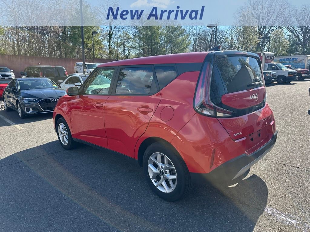 Used 2025 Kia Soul LX w/ LX Technology Package image 10