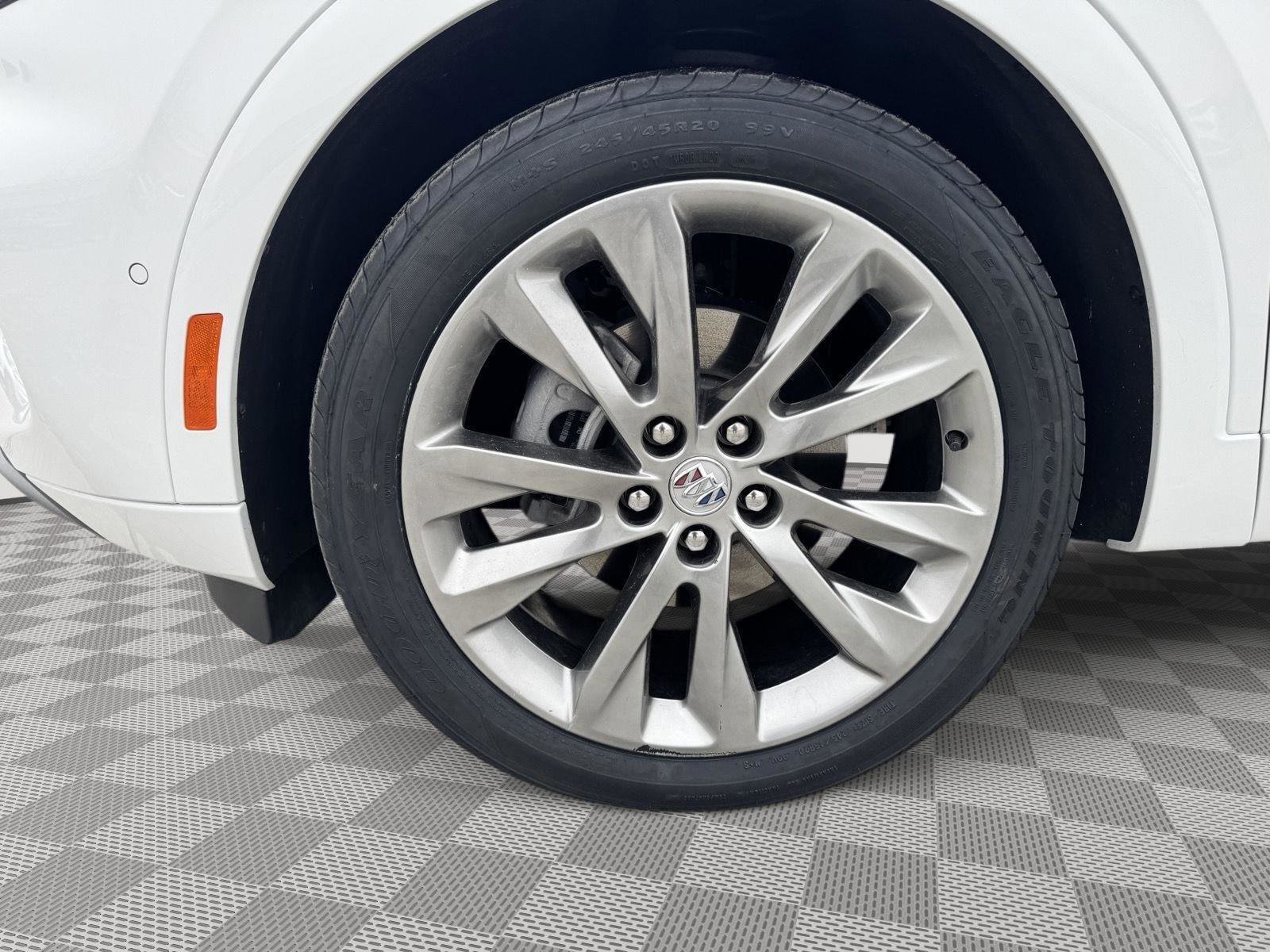 Used 2022 Buick Envision Avenir w/ Technology Package II image 14