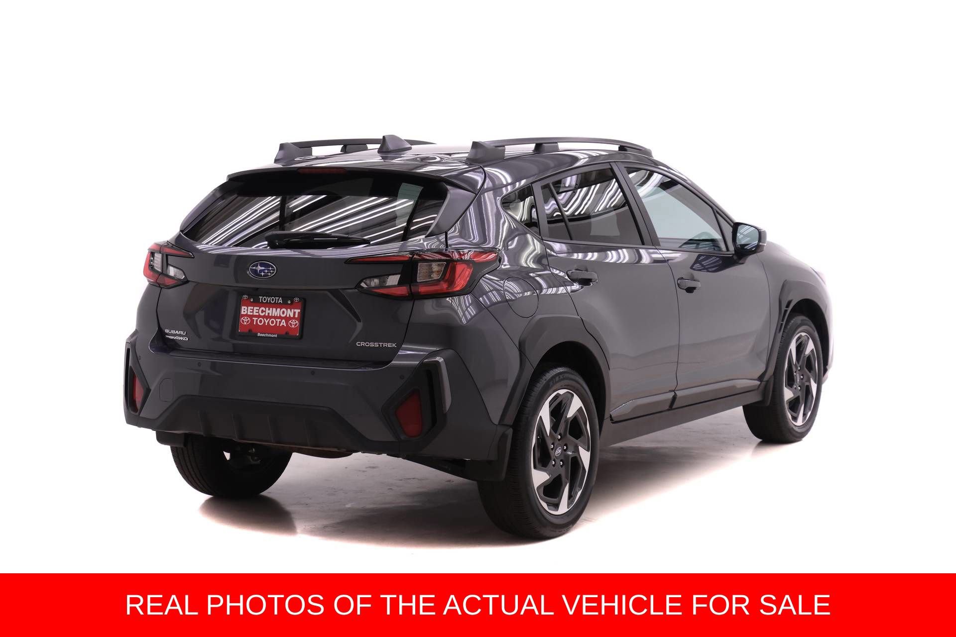Used 2025 Subaru Crosstrek 2.5i Limited AWD/4WD image 2