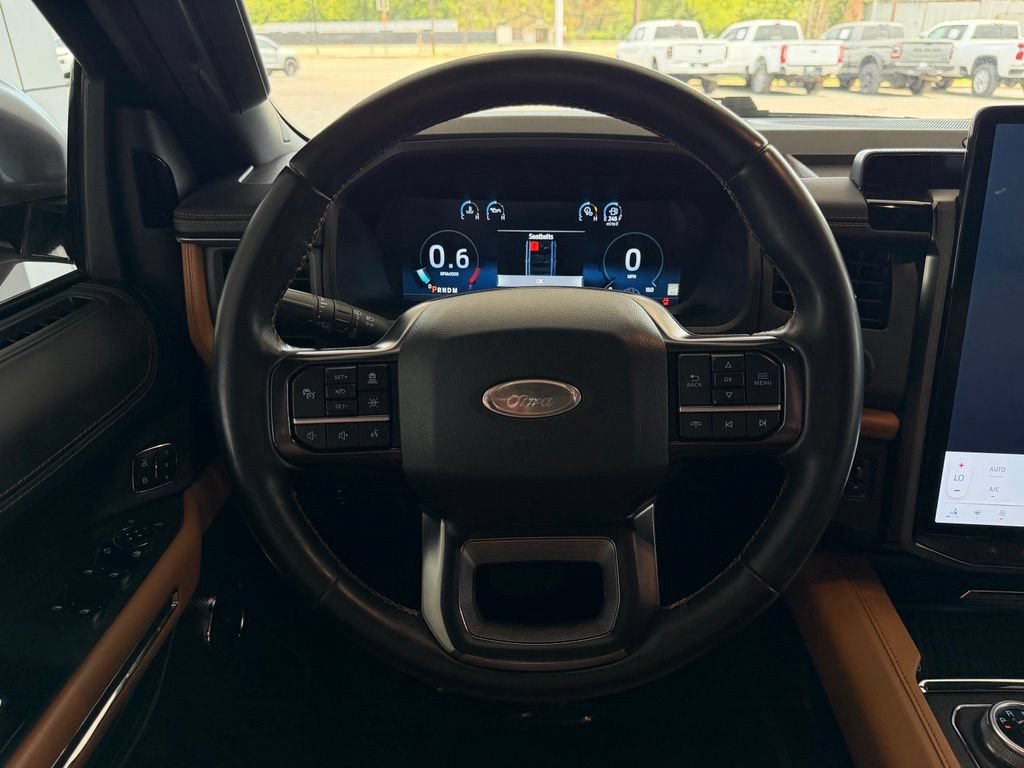 Used 2024 Ford Expedition Platinum AWD/4WD image 20