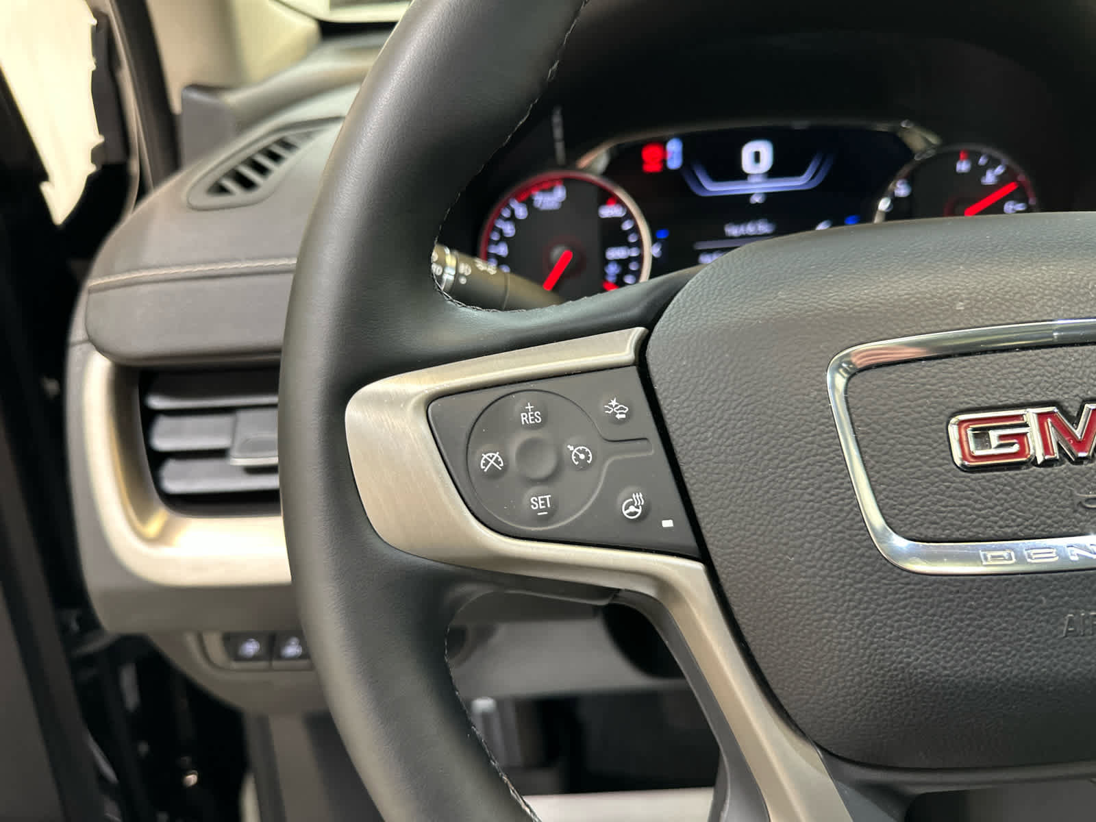 Certified 2023 GMC Terrain Denali w/ Black Diamond Edition AWD/4WD image 22