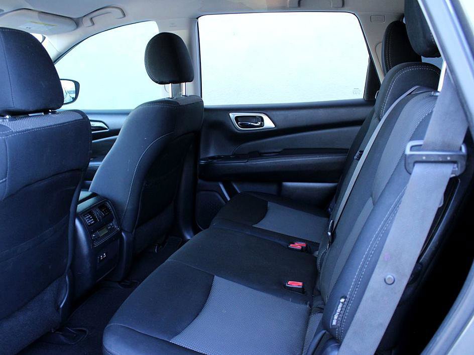Used 2019 Nissan Pathfinder S image 13