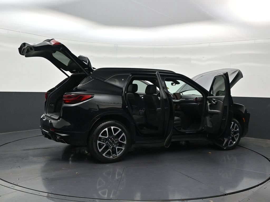 Used 2023 Chevrolet Blazer RS FWD image 31