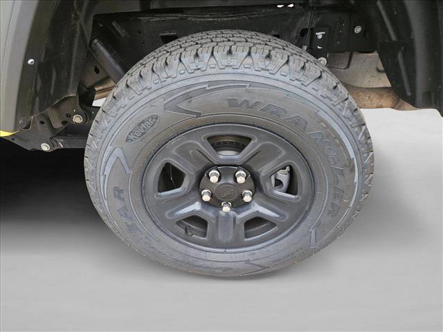 Used 2023 Jeep Gladiator Sport AWD/4WD image 8