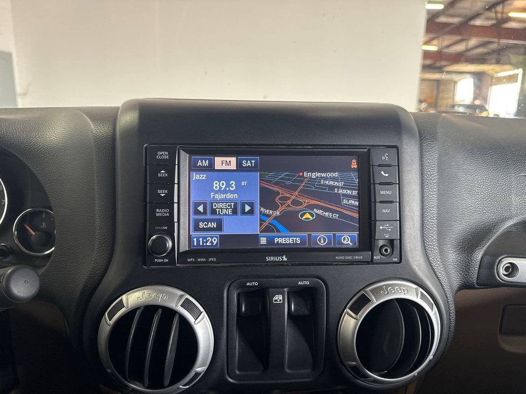 Used 2015 Jeep Wrangler Sahara image 14