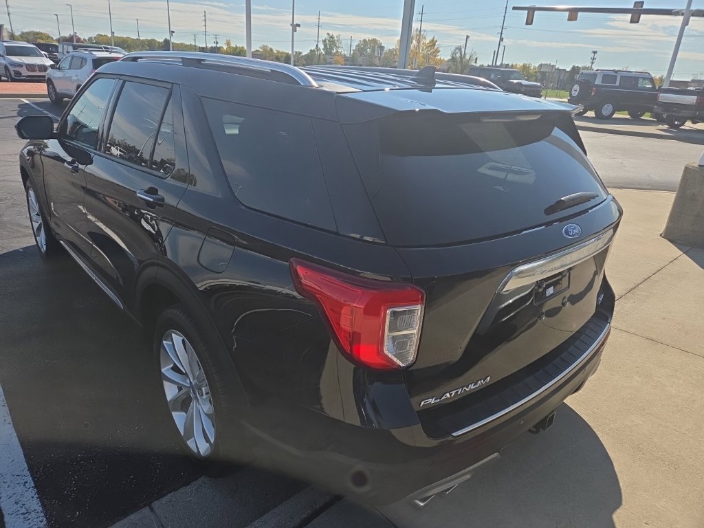 Used 2024 Ford Explorer Platinum w/ Technology Package AWD/4WD image 11