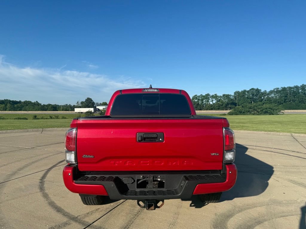 Used 2020 Toyota Tacoma TRD Off-Road w/ TRD Premium Off Road Package AWD/4WD image 4
