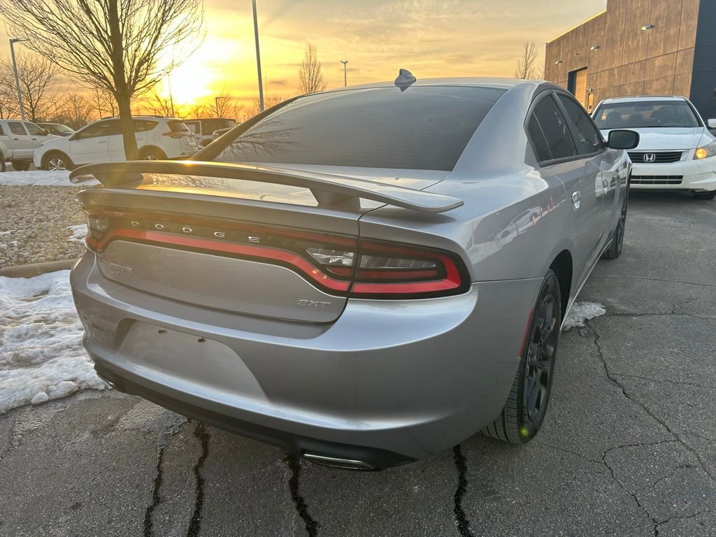 Used 2016 Dodge Charger SXT image 3