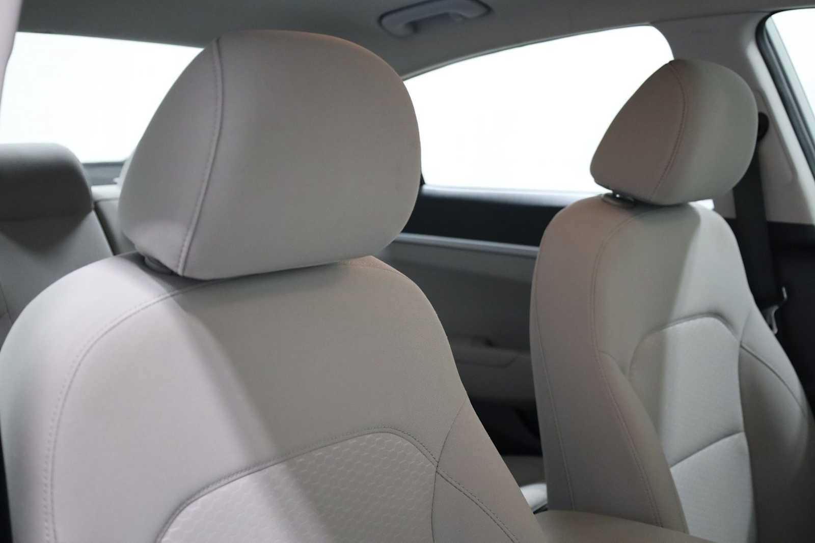 Used 2020 Hyundai Elantra SE image 19