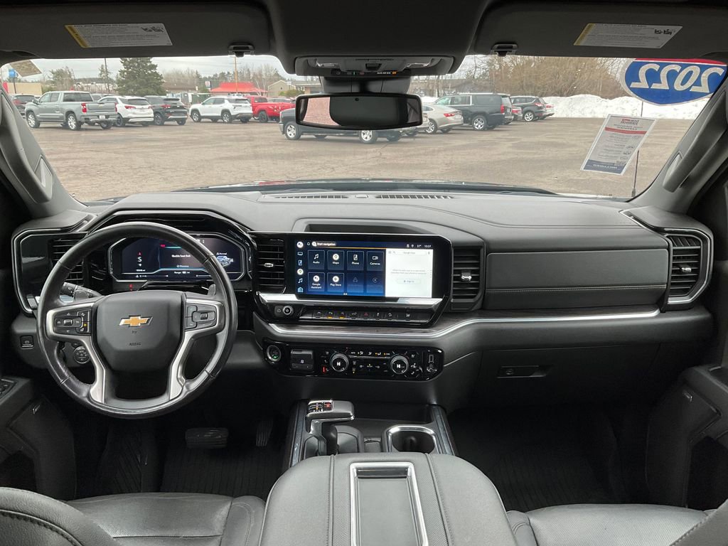 Used 2022 Chevrolet Silverado 1500 LTZ image 3