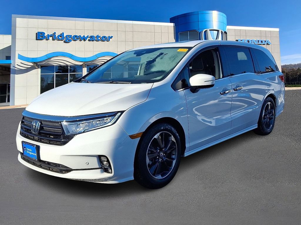 Used 2023 Honda Odyssey Elite image 3