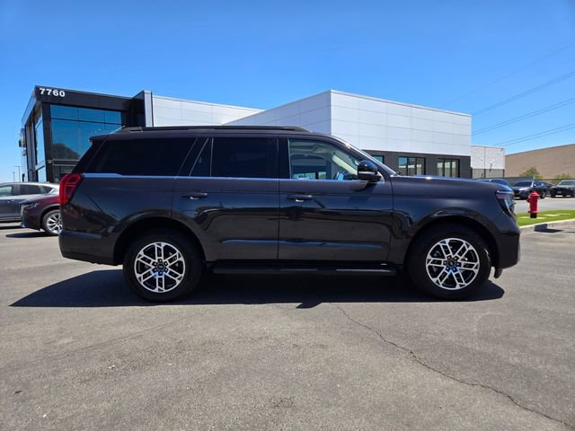 Used 2025 Ford Expedition Active AWD/4WD image 7
