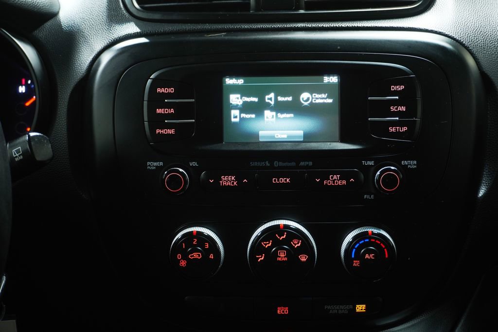 Used 2016 Kia Soul + FWD image 16