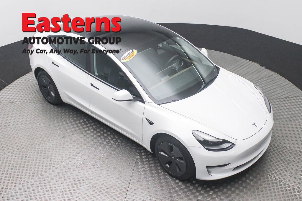 Used 2023 Tesla Model 3 Standard Range image 3