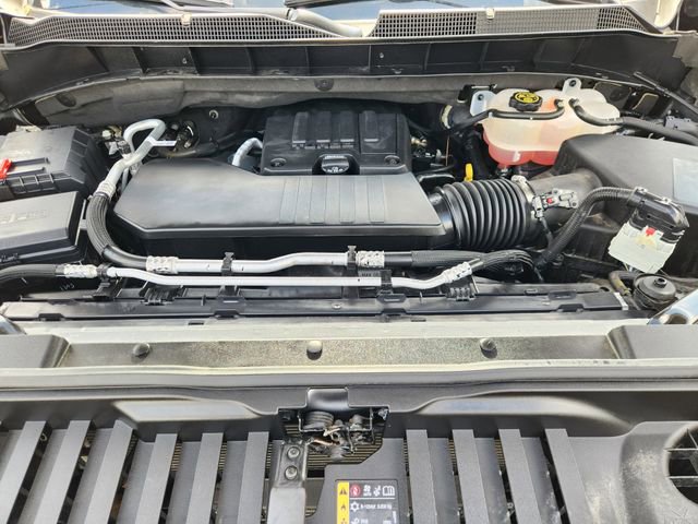 Used 2023 Chevrolet Silverado 1500 LT AWD/4WD image 31